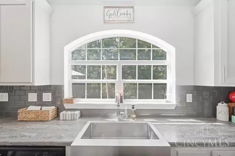 Kitchen - 508 Reeder Rd, Blanchester, OH 45107 photo 4 of 4