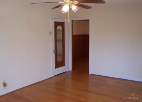 Living - 234 Woolper Ave, Cincinnati, OH 45220 photo 6 of 6