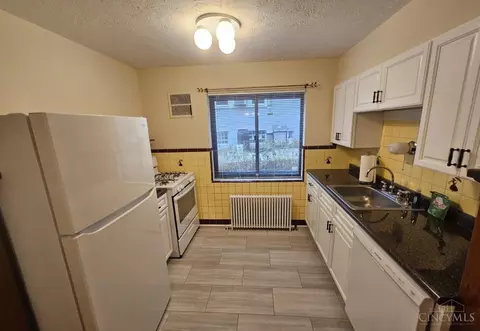 Kitchen - 234 Woolper Ave, Cincinnati, OH 45220 photo 1 of 9