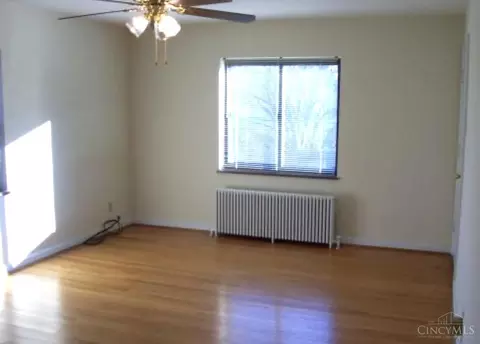 Living - 234 Woolper Ave, Cincinnati, OH 45220 photo 3 of 6