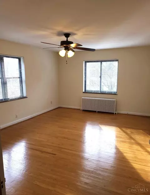 Bedroom - 234 Woolper Ave, Cincinnati, OH 45220 photo 3 of 7