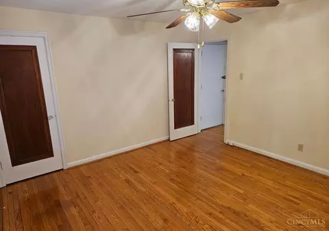 Bedroom - 234 Woolper Ave, Cincinnati, OH 45220 photo 1 of 7