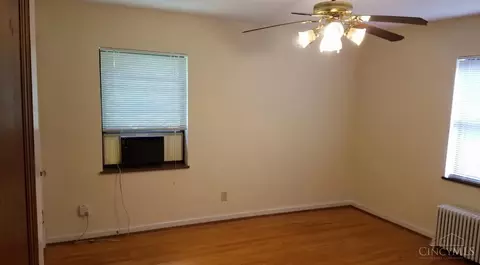 Bedroom - 234 Woolper Ave, Cincinnati, OH 45220 photo 5 of 7