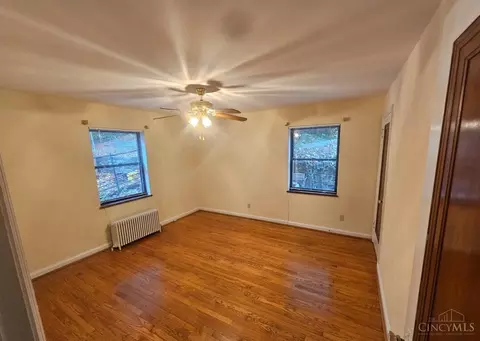Bedroom - 234 Woolper Ave, Cincinnati, OH 45220 photo 2 of 7