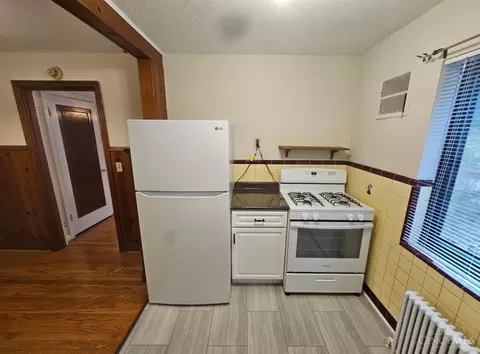 Kitchen - 234 Woolper Ave, Cincinnati, OH 45220 photo 2 of 9