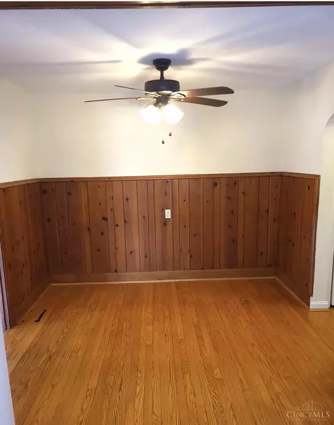 Dining - 234 Woolper Ave, Cincinnati, OH 45220 photo 1 of 1