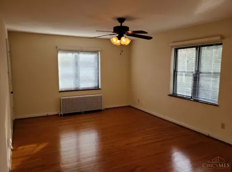 Living - 234 Woolper Ave, Cincinnati, OH 45220 photo 1 of 6