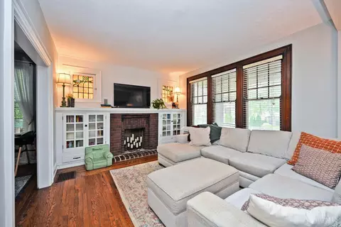 Living - 4110 28th St, Cincinnati, OH 45209 photo 1 of 4
