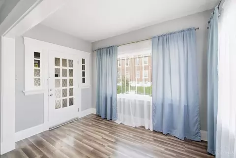 Entry Way - 891 Ridgeway Ave, Cincinnati, OH 45229 photo 1 of 2