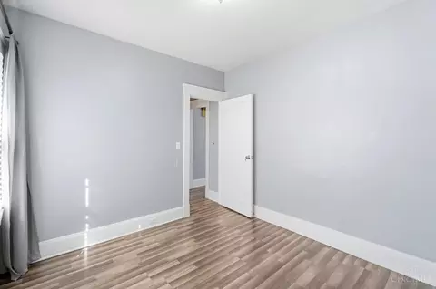 Bedroom - 891 Ridgeway Ave, Cincinnati, OH 45229 photo 2 of 3