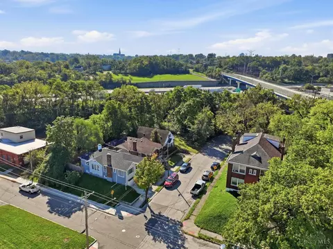 View/Area - 891 Ridgeway Ave, Cincinnati, OH 45229 photo 4 of 4