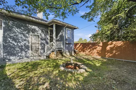 Exterior - 891 Ridgeway Ave, Cincinnati, OH 45229 photo 6 of 9