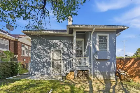 Exterior - 891 Ridgeway Ave, Cincinnati, OH 45229 photo 3 of 9