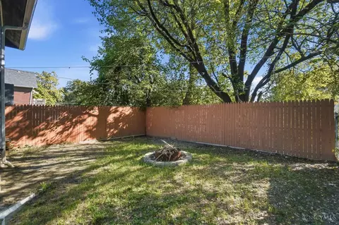 Exterior - 891 Ridgeway Ave, Cincinnati, OH 45229 photo 5 of 9