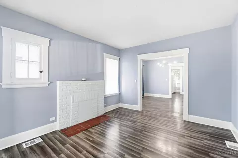 Living - 891 Ridgeway Ave, Cincinnati, OH 45229 photo 1 of 4