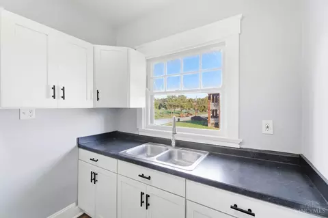 Kitchen - 891 Ridgeway Ave, Cincinnati, OH 45229 photo 1 of 3
