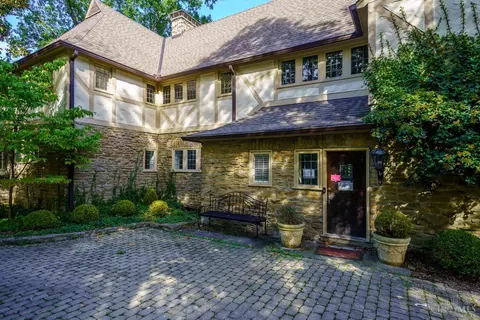 14 Garden Pl, Cincinnati, OH 45208