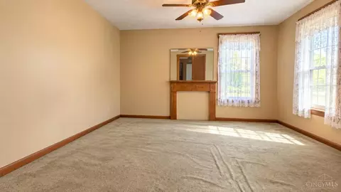 Living - 328 Bradley Ave, Reading, OH 45215 photo 2 of 2