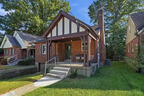 Exterior - 1127 N Bend Dr, Cincinnati, OH 45224 photo 2 of 12
