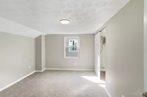 Bedroom - 1127 N Bend Dr, Cincinnati, OH 45224 photo 7 of 10
