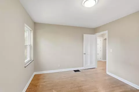 Bedroom - 1127 N Bend Dr, Cincinnati, OH 45224 photo 5 of 10