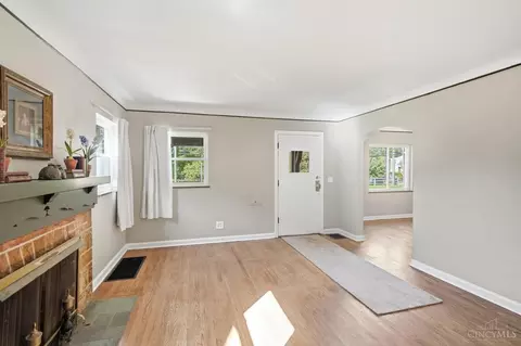 Living - 1127 N Bend Dr, Cincinnati, OH 45224 photo 2 of 3
