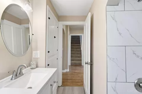 Bath - 1127 N Bend Dr, Cincinnati, OH 45224 photo 1 of 3