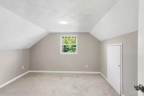 Bedroom - 1127 N Bend Dr, Cincinnati, OH 45224 photo 9 of 10