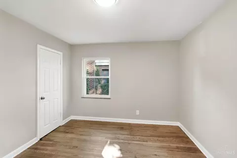 Bedroom - 1127 N Bend Dr, Cincinnati, OH 45224 photo 6 of 10