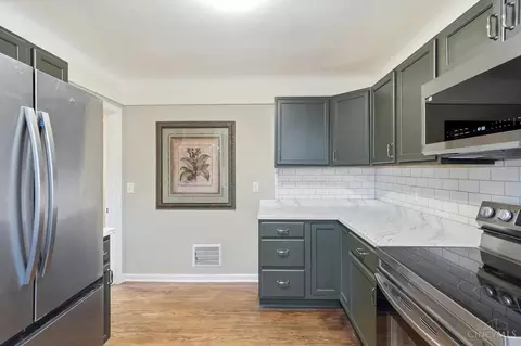 Kitchen - 1127 N Bend Dr, Cincinnati, OH 45224 photo 3 of 4