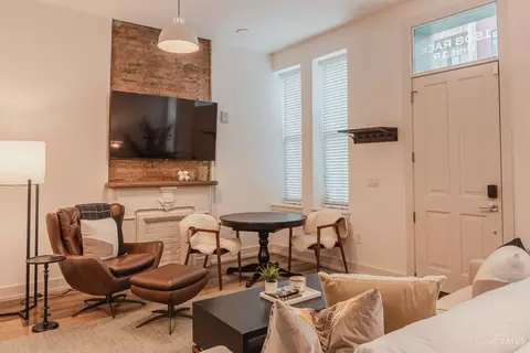 Living - 1508 Race St, Cincinnati, OH 45202 photo 2 of 4