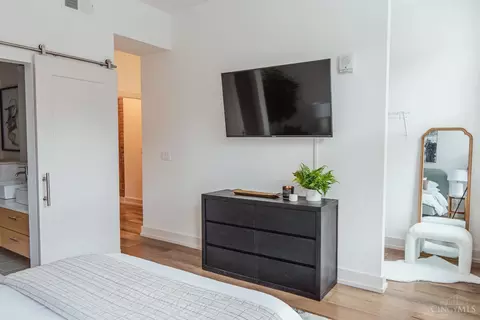Bedroom - 1508 Race St, Cincinnati, OH 45202 photo 6 of 6