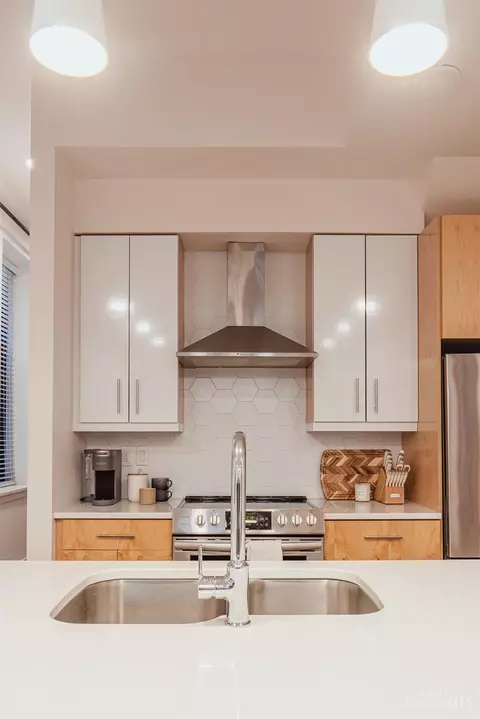 Kitchen - 1508 Race St, Cincinnati, OH 45202 photo 2 of 2