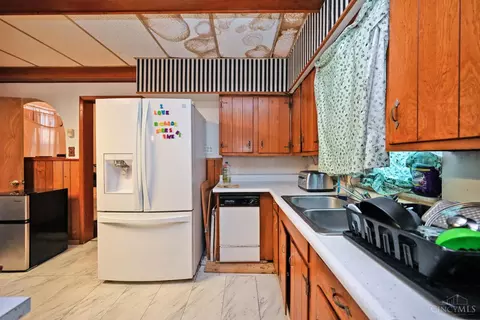 Kitchen - 1359 Section Rd, Cincinnati, OH 45237 photo 5 of 5