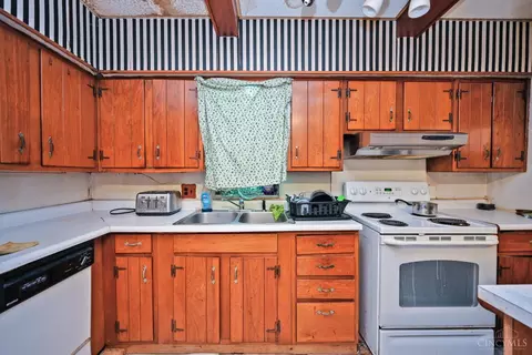 Kitchen - 1359 Section Rd, Cincinnati, OH 45237 photo 3 of 5