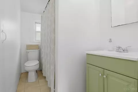 Bath - 1918 Fairmount Ave, Cincinnati, OH 45214 photo 1 of 1