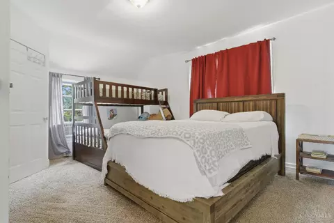 Bedroom - 1918 Fairmount Ave, Cincinnati, OH 45214 photo 3 of 5