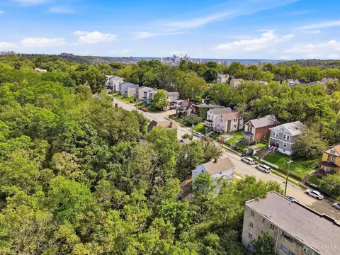 View/Area - 1918 Fairmount Ave, Cincinnati, OH 45214 photo 2 of 3