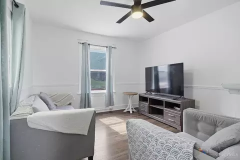 Living - 1918 Fairmount Ave, Cincinnati, OH 45214 photo 1 of 1