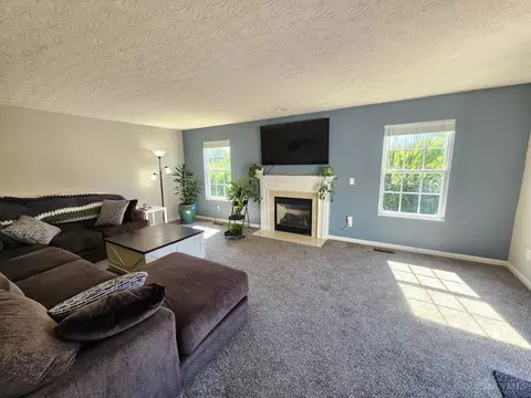 Living - 3320 Brodbeck Pl, Cincinnati, OH 45211 photo 1 of 2