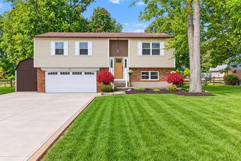 5547 Hoffman Rd, Milford, OH 45150