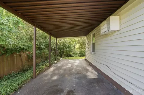 Exterior - 9520 Crestbrook Dr, Cincinnati, OH 45231 photo 6 of 6