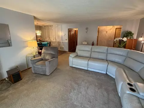 Living - 3963 School Section Rd, Cincinnati, OH 45211 photo 3 of 5
