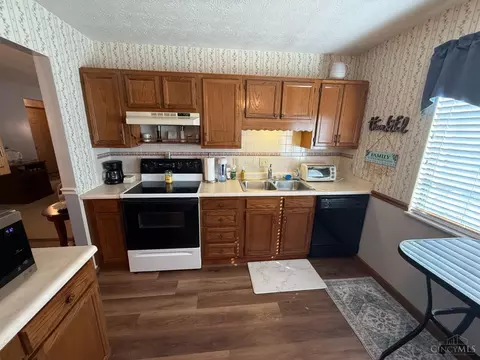 Kitchen - 3963 School Section Rd, Cincinnati, OH 45211 photo 3 of 4