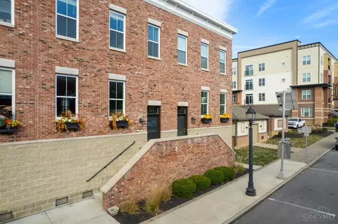 114 Broadway St, Loveland, OH 45140