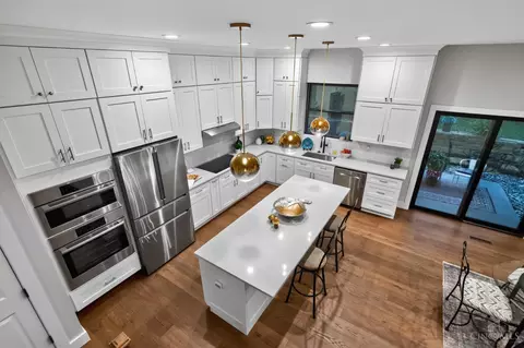Kitchen - 148 Mulberry St, Cincinnati, OH 45202 photo 6 of 7
