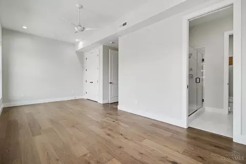 Bedroom - 148 Mulberry St, Cincinnati, OH 45202 photo 3 of 4