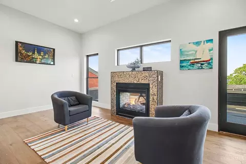Living - 148 Mulberry St, Cincinnati, OH 45202 photo 5 of 5