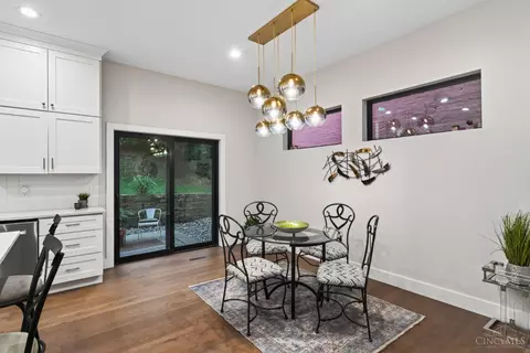 Dining - 148 Mulberry St, Cincinnati, OH 45202 photo 2 of 3