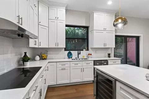 Kitchen - 148 Mulberry St, Cincinnati, OH 45202 photo 5 of 7